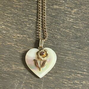 Mother‎ of Pearl Heart Pendant with Gold Flower Accent w Gold Chain